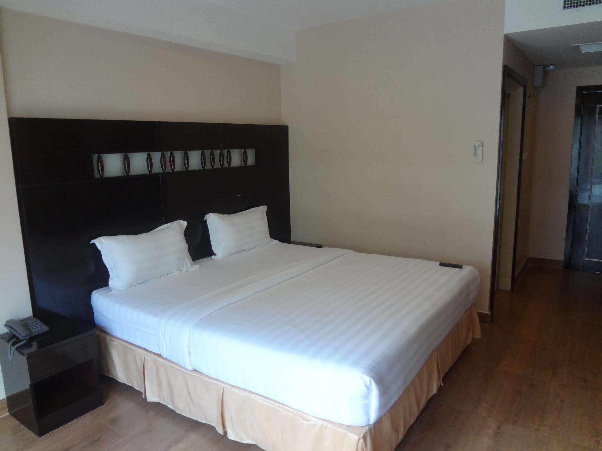 Land Royal Residence Pattaya Esterno foto